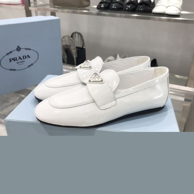 Pra*a leather shoes